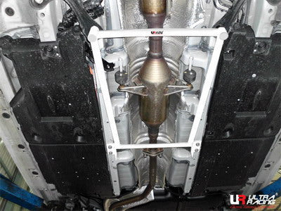 Ultra Racing Lexus CT200H 1.8F 2011 - Mid Lower Brace