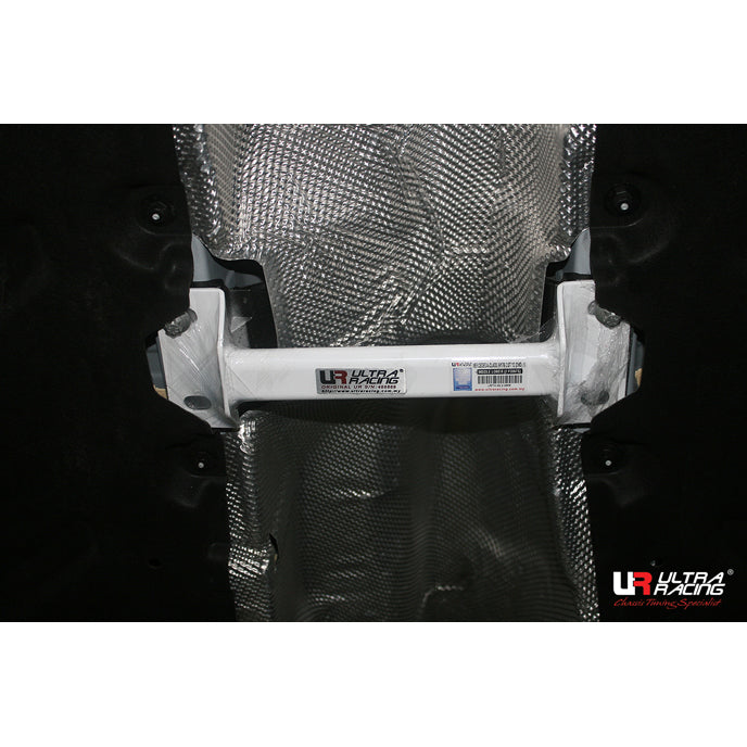 Ultra Racing Mercedes GLA (X156) GLA45 AMG 2013 - Mid Lower Brace